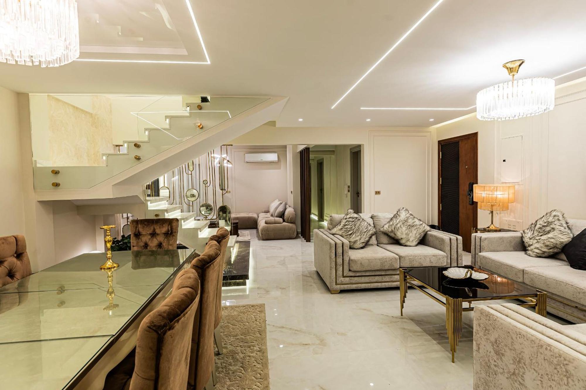 Imperial & Inviting 3bdr Duplex W Roof New Apartment *